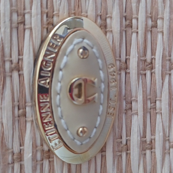 Etienne Aigner Spacious Woven Zippered Bag - Picture 8 of 16